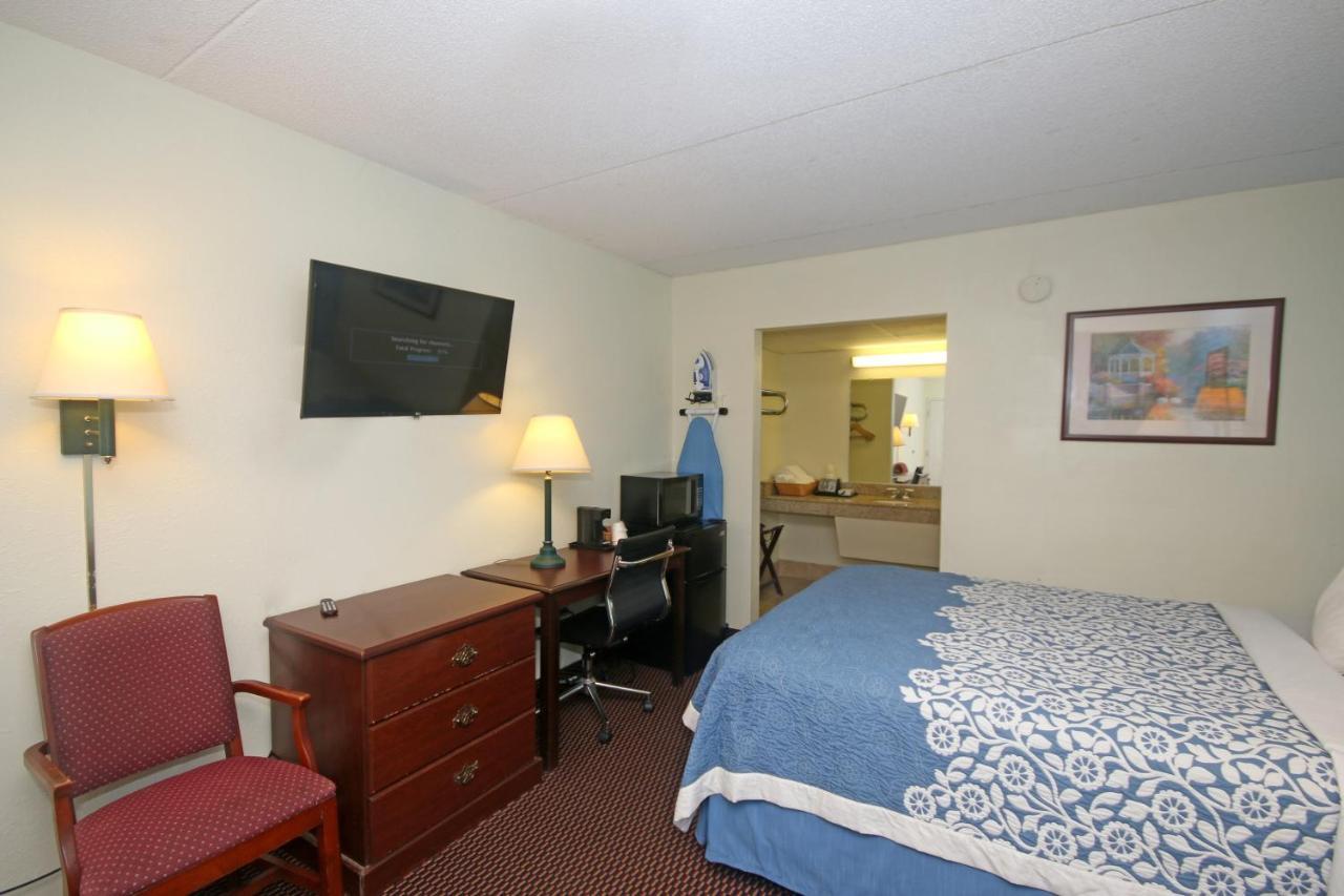 Hamilton Inn Jonesville I-77 외부 사진