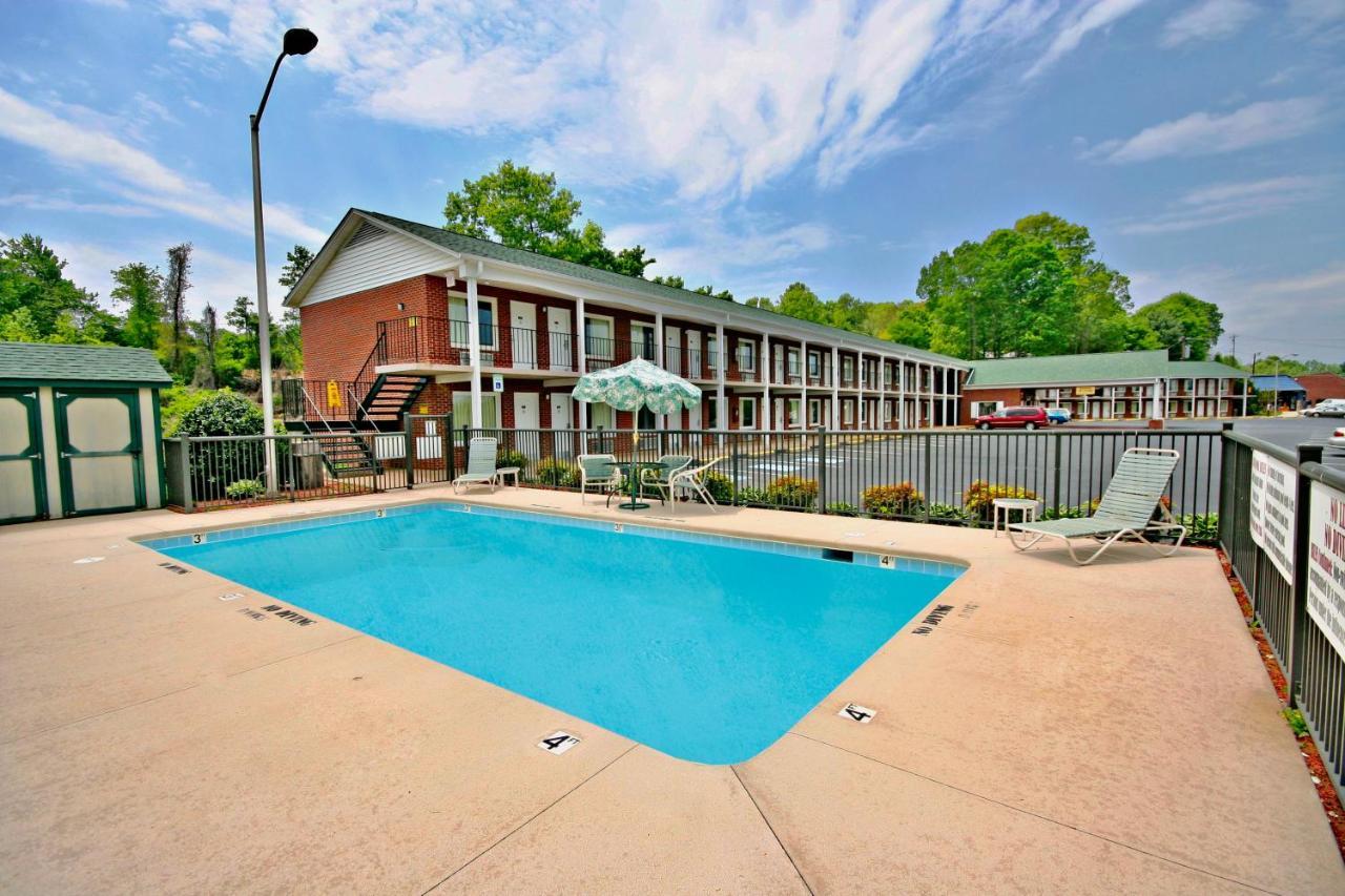 Hamilton Inn Jonesville I-77 외부 사진