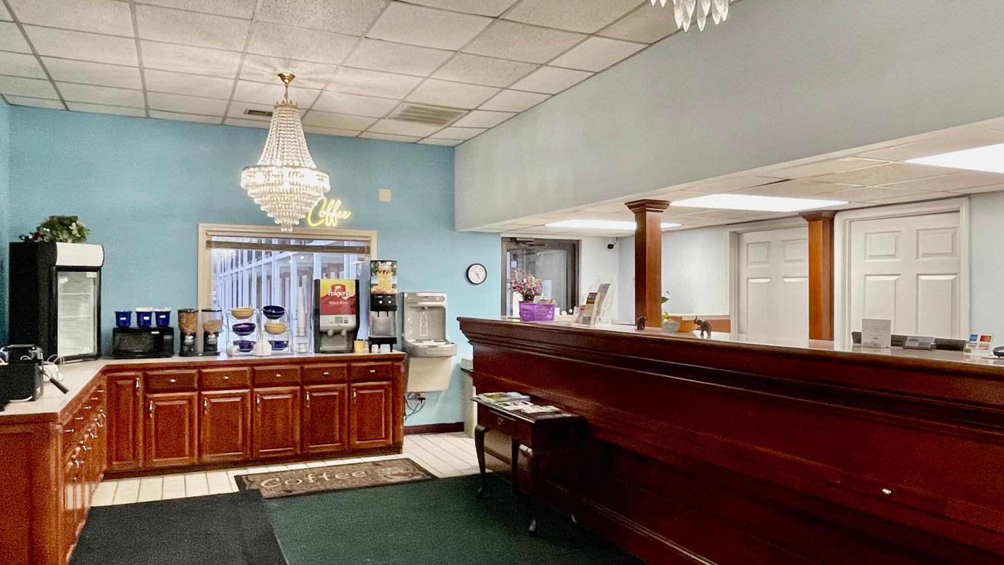 Hamilton Inn Jonesville I-77 외부 사진